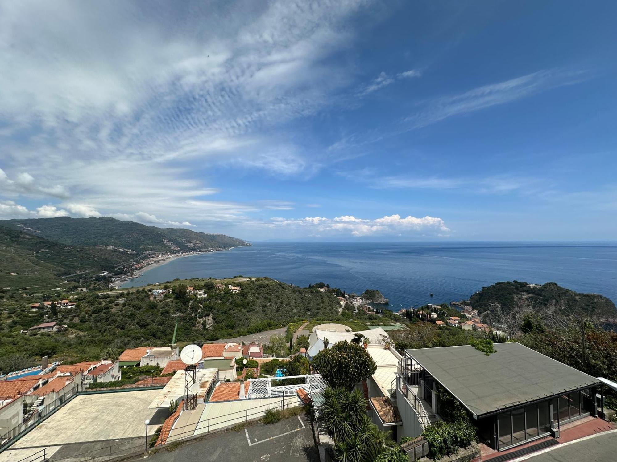 Blue Sky House Acomodação com café da manhã Taormina Exterior foto