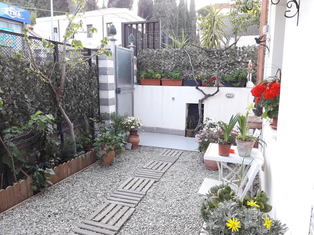 Blue Sky House Acomodação com café da manhã Taormina Exterior foto