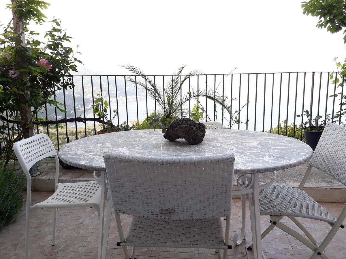 Blue Sky House Acomodação com café da manhã Taormina Exterior foto